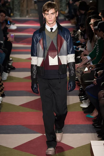 Look 13
